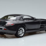 Mercedes SLR McLaren Fekete CMC 1:18 - image 3 of 10