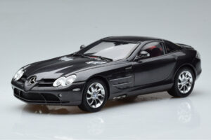 Mercedes SLR McLaren Fekete CMC 1:18
