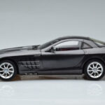 Mercedes SLR McLaren Fekete CMC 1:18 - image 5 of 10