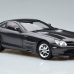 Mercedes SLR McLaren Fekete CMC 1:18 - image 6 of 10
