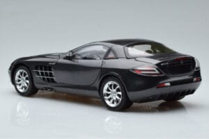Mercedes SLR McLaren Fekete CMC 1:18 M-045F Fém – 7. kép a 10-ből