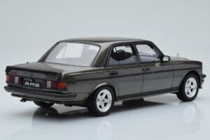 Mercedes W123 AMG 280 Szürke Otto 1:18 OT750 Gyanta – 2. kép a 6-ből