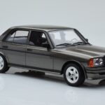 Mercedes W123 AMG 280 Szürke Otto 1:18 - image 4 of 6