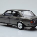 Mercedes W123 AMG 280 Szürke Otto 1:18 - image 5 of 6