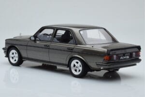 Mercedes W123 AMG 280 Szürke Otto 1:18 OT750 Gyanta – 5. kép a 6-ből