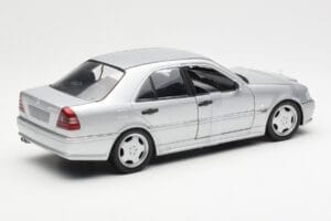 Mercedes C36 AMG W202 Ezüst UT Models 1:18 180035000 Fém – 2. kép a 6-ből