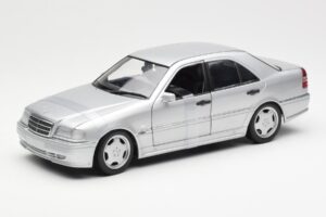 Mercedes C36 AMG W202 Ezüst UT Models 1:18