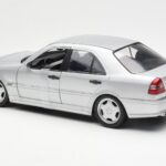 Mercedes C36 AMG W202 Ezüst UT Models 1:18 - image 5 of 6