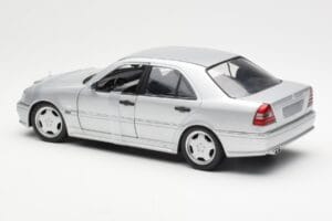 Mercedes C36 AMG W202 Ezüst UT Models 1:18 180035000 Fém – 5. kép a 6-ből