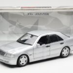 Mercedes C36 AMG W202 Ezüst UT Models 1:18 - image 6 of 6