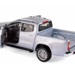 Mercedes X-Class Ezüst Norev 1:18 - image 2 of 2