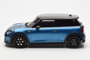 Mini Cooper S F56 Island Kék Otto 1:18 OT982 Gyanta – 3. kép a 6-ből