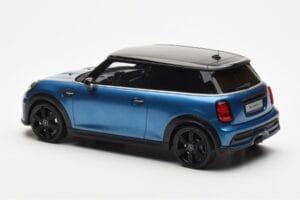 Mini Cooper S F56 Island Kék Otto 1:18 OT982 Gyanta – 5. kép a 6-ből