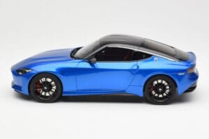 Nissan Fairlady Z Z35 Bayside Kék GT Spirit 1:18 GT387 Gyanta – 3. kép a 6-ből