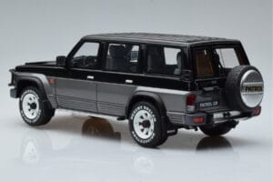 Nissan Patrol GR Y60 Szürke Otto 1:18 OT993 Gyanta – 5. kép a 6-ből