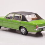 Opel Diplomat B Zöld Metál MCG 1:18 - image 5 of 6