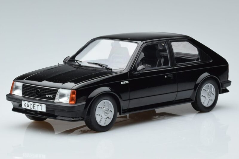 Opel Kadett D GTE Fekete MCG 1:18 MCG18270 Fém