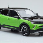 Opel Mokka-e GS Line Matcha Zöld Otto 1:18 - image 3 of 5