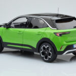 Opel Mokka-e GS Line Matcha Zöld Otto 1:18 - image 4 of 5