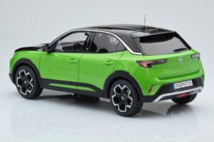 Opel Mokka-e GS Line Matcha Zöld Otto 1:18 OT435 Gyanta – 4. kép a 5-ből
