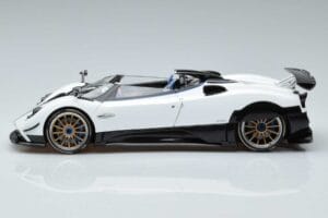 Pagani Zonda HP Barchetta Carbon Fiber Fehér LCD 1:18 LCD18009-WH Fém – 5. kép a 9-ből