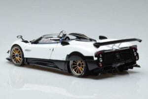 Pagani Zonda HP Barchetta Carbon Fiber Fehér LCD 1:18 LCD18009-WH Fém – 8. kép a 9-ből