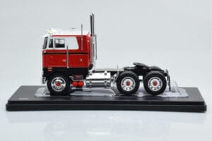 Peterbilt 352 Pacemaker Piros Fehér IXO 1:43 TR097 Fém – 2. kép a 4-ből