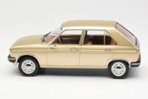 Peugeot 104 GR Bézs Metál Norev 1:18 184904 Fém – 3. kép a 6-ből