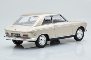 Peugeot 204 Coupe Bézs Otto 1:18 OT1024 Gyanta – 2. kép a 6-ből