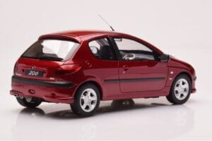 Peugeot 206 S16 Piros Otto 1:18 OT1039 Gyanta – 2. kép a 6-ből