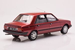 Peugeot 305 GTX Piros Plaisir Otto 1:18 OT1032 Gyanta – 2. kép a 6-ből