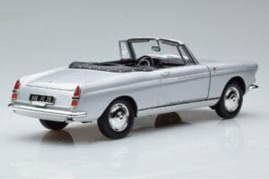 Peugeot 404 Kabrió Ezüst Norev 1:18 184835 Fém – 3. kép a 8-ből