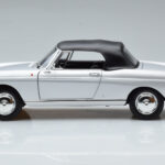Peugeot 404 Kabrió Ezüst Norev 1:18 - image 4 of 8