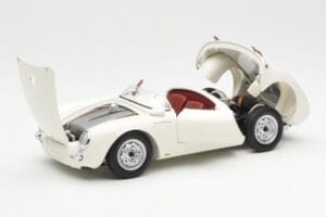 Porsche 550 Spyder 70 Éves Kiadás Fehér Schuco 1:18 450033300 Fém – 2. kép a 8-ből