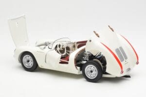 Porsche 550 Spyder 70 Éves Kiadás Fehér Schuco 1:18 450033300 Fém – 5. kép a 8-ből