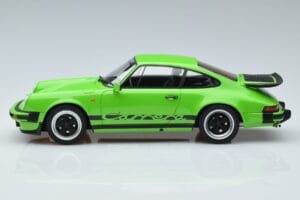 Porsche 911 3.2 Carrera Lime Zöld GT Spirit 1:18 GT740 Gyanta – 3. kép a 6-ből