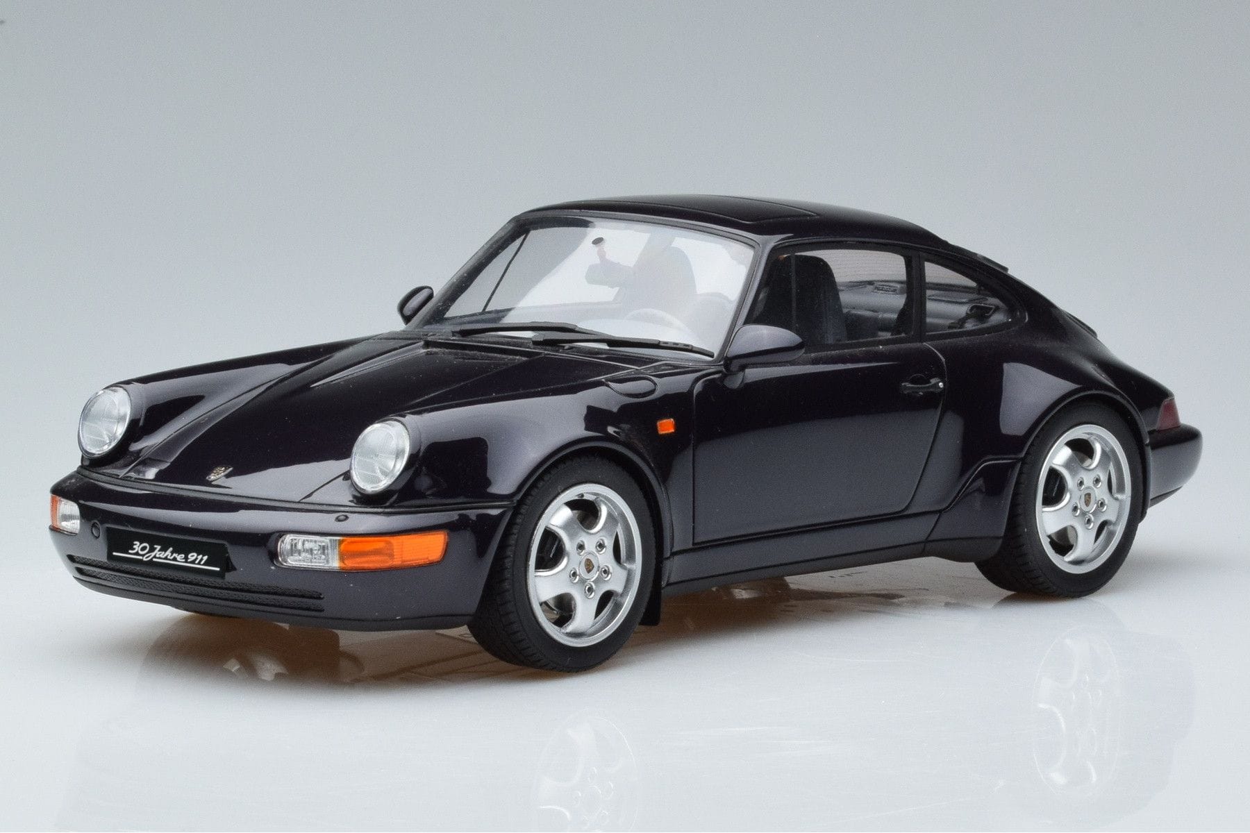 Porsche 911 964 Carrera RS 30. Évforduló GT Spirit 1:18 GT056 Gyanta