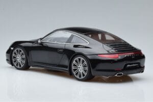 Porsche 911 991 Carrera 4 Black Edition GT Spirit 1:18 GT114 Gyanta – 5. kép a 6-ből