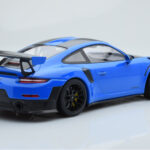 Porsche 911 GT2 RS 991.2 Weissach Package Kék Fekete Magnézium Felnik Minichamps 1:18 - image 2 of 6