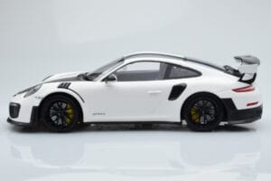 Porsche 911 GT2 RS 991.2 Weissach Package Fehér Fekete Magnézium Felnik Minichamps 1:18 153068309 Fém – 3. kép a 6-ből