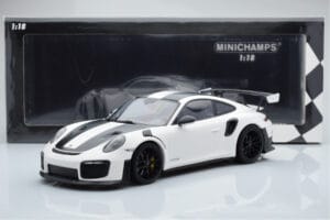 Porsche 911 GT2 RS 991.2 Weissach Package Fehér Fekete Magnézium Felnik Minichamps 1:18 153068309 Fém – 6. kép a 6-ből