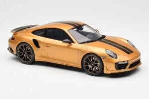 Porsche 911 991.2 Turbo S Exclusive Arany GT Spirit 1:18 GT444 Gyanta – 4. kép a 6-ből
