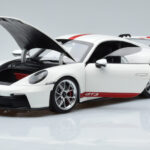 Porsche 911 992 GT3 Fehér Norev 1:18 - image 2 of 7