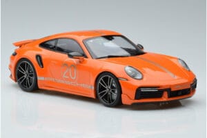 Porsche 911 992 Turbo S China 20th Anniversary Narancssárga Minichamps 1:18 155069171 Fém – 4. kép a 6-ből
