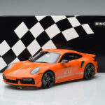 Porsche 911 992 Turbo S China 20th Anniversary Narancssárga Minichamps 1:18 - image 6 of 6