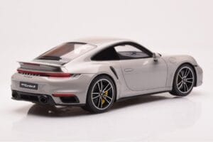 Porsche 911 992 Turbo S Crayon Szürke GT Spirit 1:18 GT431 Gyanta – 2. kép a 6-ből