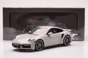 Porsche 911 992 Turbo S Crayon Szürke GT Spirit 1:18 GT431 Gyanta – 6. kép a 6-ből