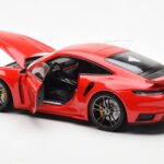 Porsche 911 992 Turbo S Sport Design Piros Minichamps 1:18 - image 5 of 8