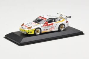 Porsche 911 996 GT3 RS McKenna #23 T. Bernhard / J. Bergmeister / M. Maassen 12 Hours of Sebring 2004 Minichamps 1:43 4000464 – 2. kép a 4-ből