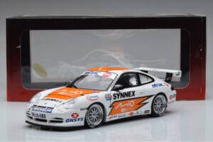 Porsche 911 996 GT3 R #1 C. Kwan Carrera Cup Asia 2004 AUTOart 1:18 80487 Fém – 7. kép a 7-ből